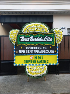 Papan Bunga Duka di Husein Sastranegara
