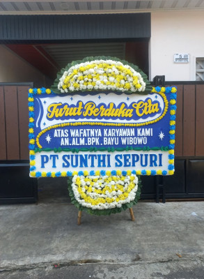 Papan Bunga Duka di Husein Sastranegara
