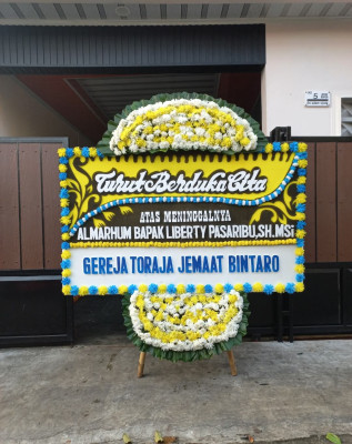 Papan Bunga Duka di Husein Sastranegara