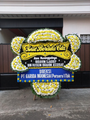 Papan Bunga Duka di Husein Sastranegara